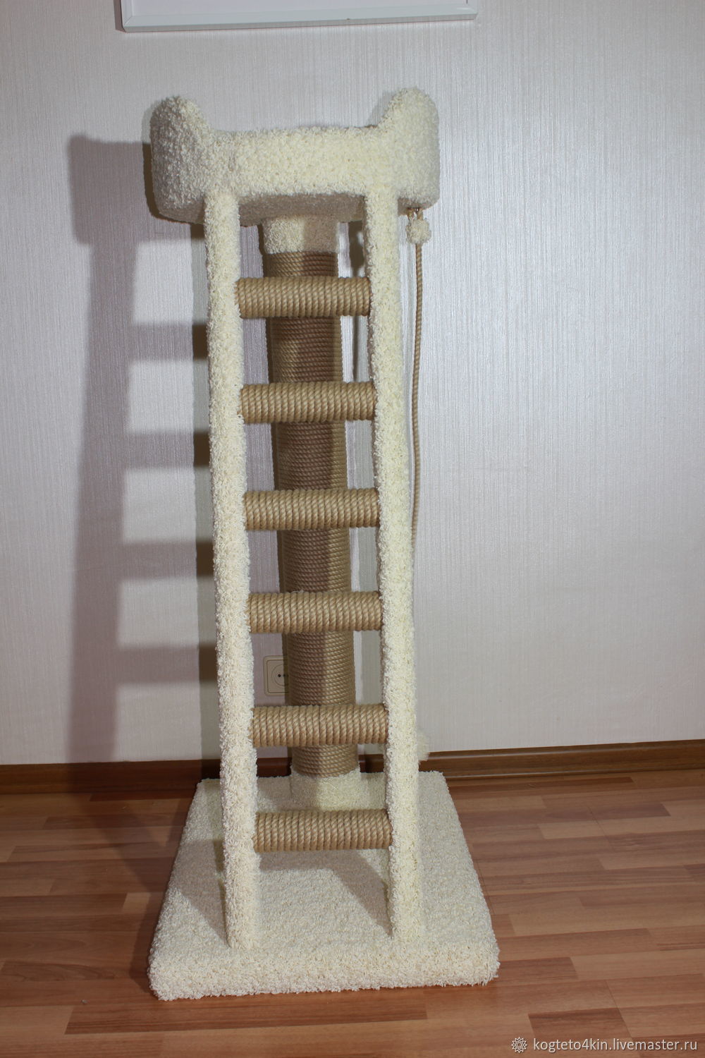 Когтеточки: МИНИ-БАШНЯ