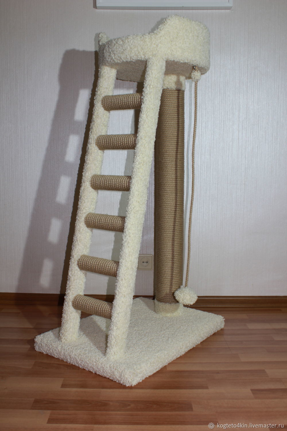 Когтеточки: МИНИ-БАШНЯ